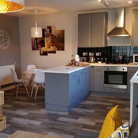 New Contemporary Flat Minutes From Airport & Nec Lejlighed Marston Green Eksteriør billede