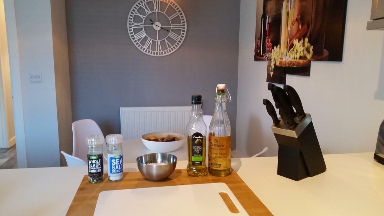 New Contemporary Flat Minutes From Airport & Nec Lejlighed Marston Green Eksteriør billede