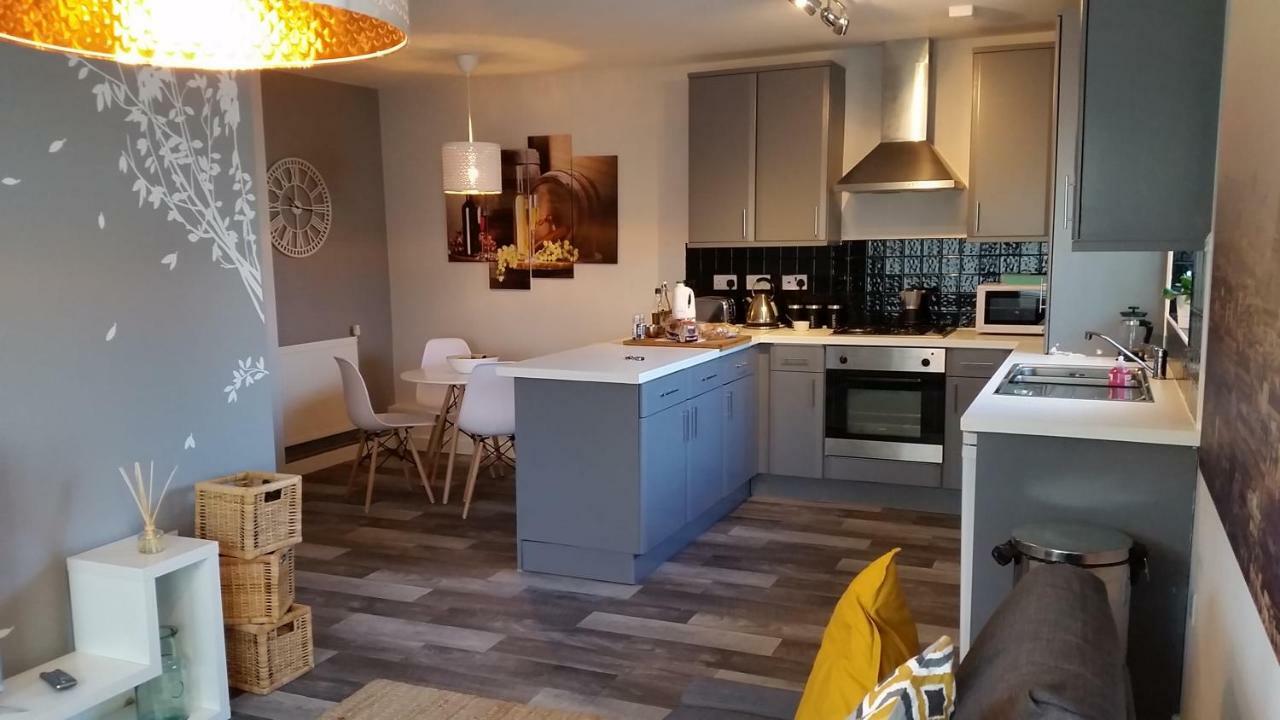 New Contemporary Flat Minutes From Airport & Nec Lejlighed Marston Green Eksteriør billede