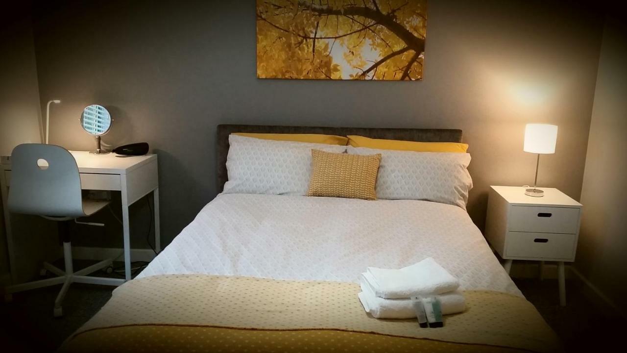 New Contemporary Flat Minutes From Airport & Nec Lejlighed Marston Green Eksteriør billede